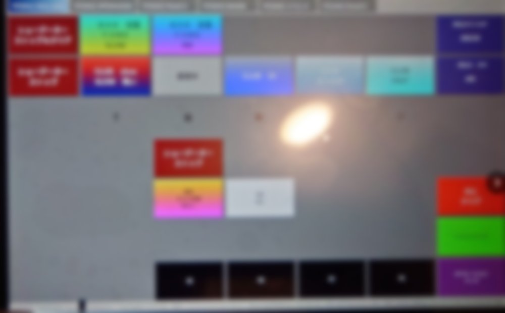 PIPO の本体画面で動く LjTouch（実機の写真）
